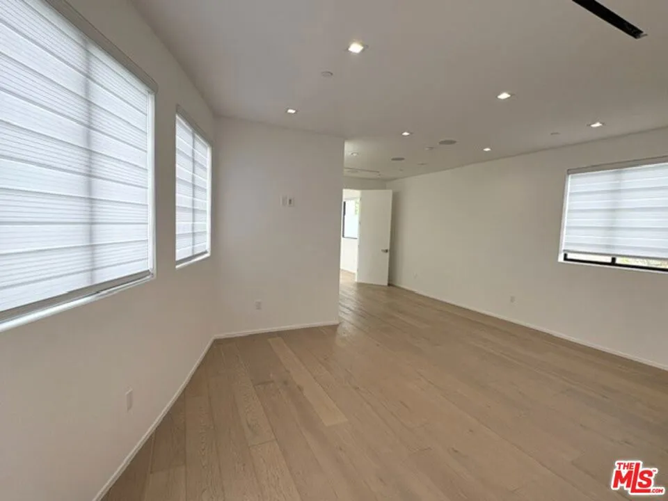 4338 Huntley Avenue Culver City, CA 90230