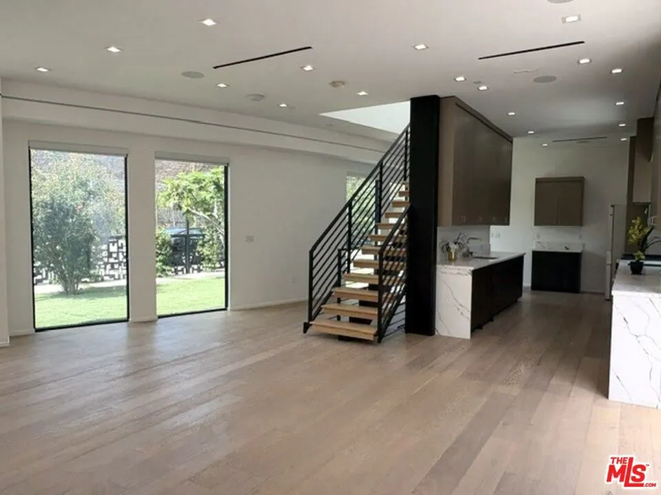 4338 Huntley Avenue Culver City, CA 90230