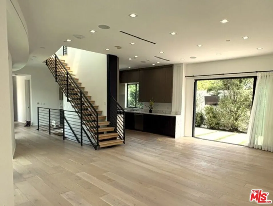 4338 Huntley Avenue Culver City, CA 90230