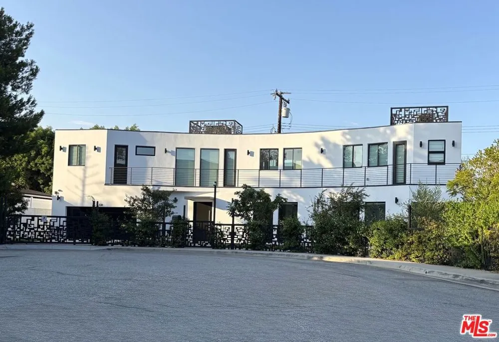4338 Huntley Avenue Culver City, CA 90230