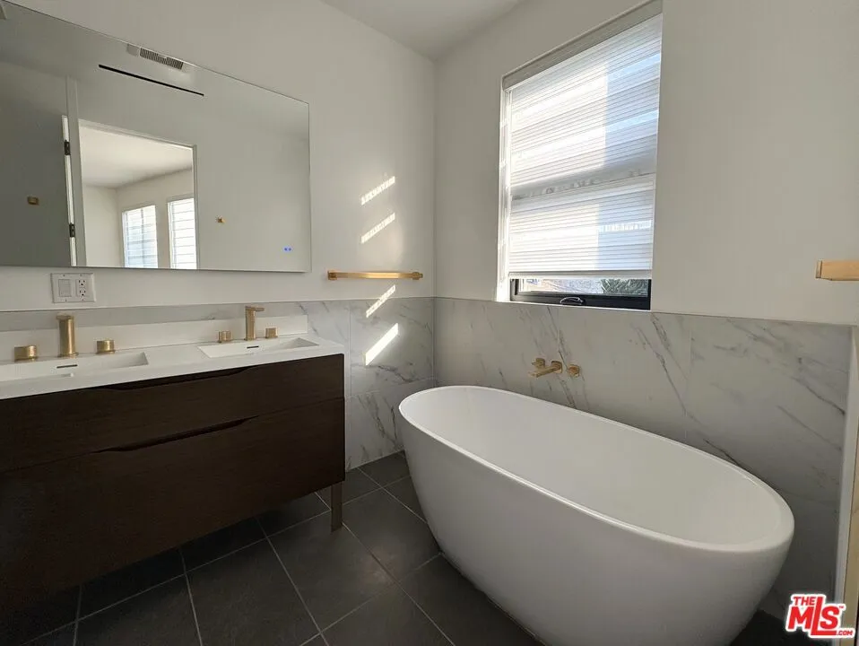 4338 Huntley Avenue Culver City, CA 90230