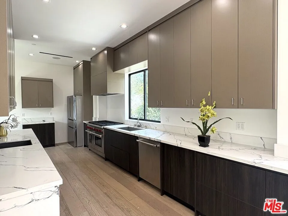 4338 Huntley Avenue Culver City, CA 90230