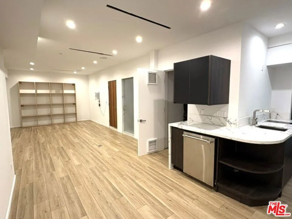 4338 Huntley Avenue Culver City, CA 90230