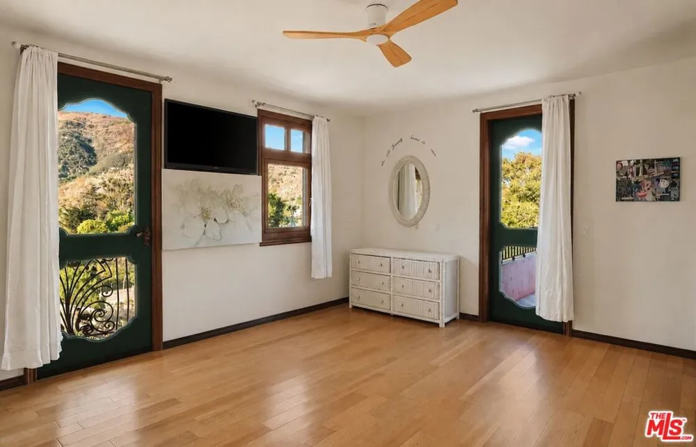 28305 Via Acero Street Malibu, CA 90265