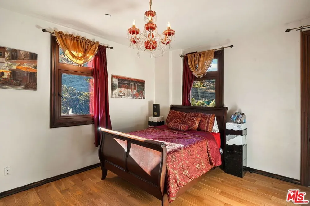 28305 Via Acero Street Malibu, CA 90265