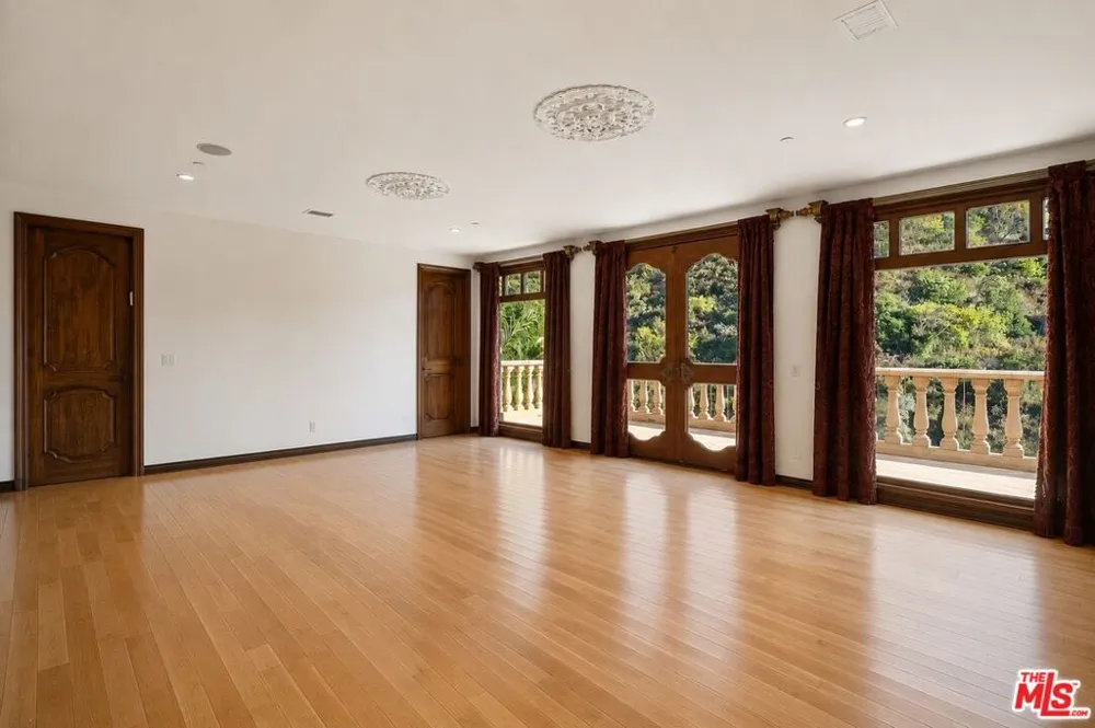 28305 Via Acero Street Malibu, CA 90265
