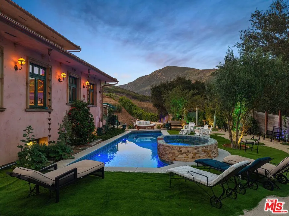 28305 Via Acero Street Malibu, CA 90265