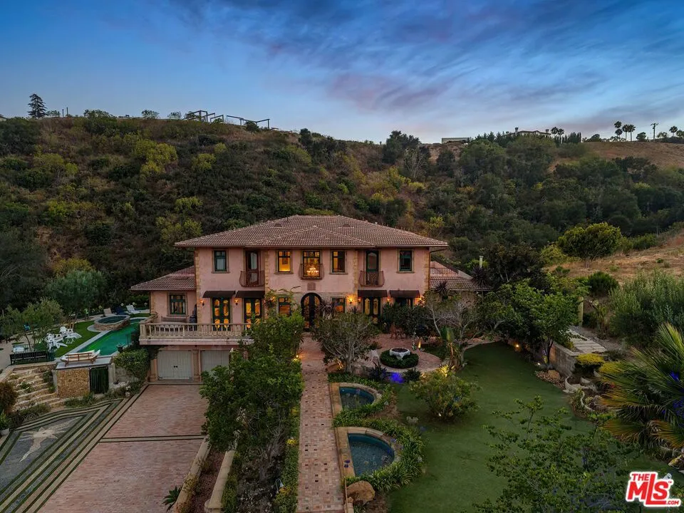28305 Via Acero Street Malibu, CA 90265