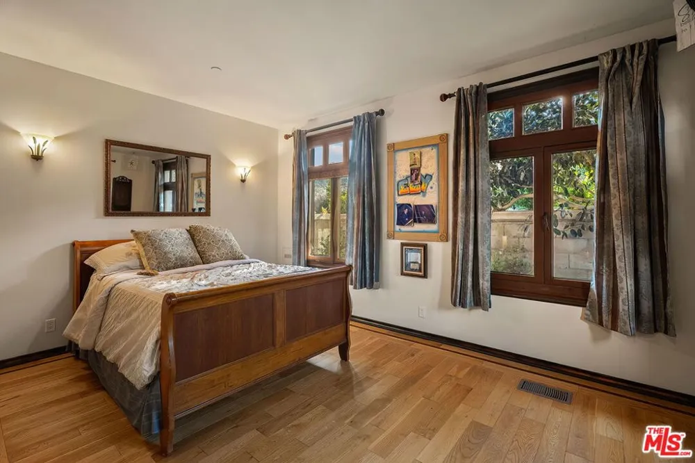 28305 Via Acero Street Malibu, CA 90265