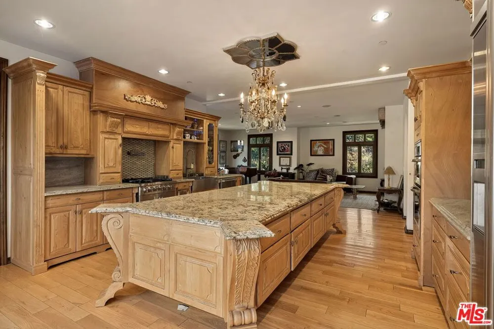 28305 Via Acero Street Malibu, CA 90265
