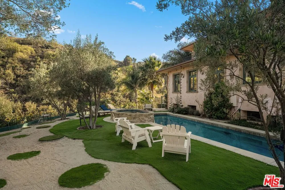 28305 Via Acero Street Malibu, CA 90265