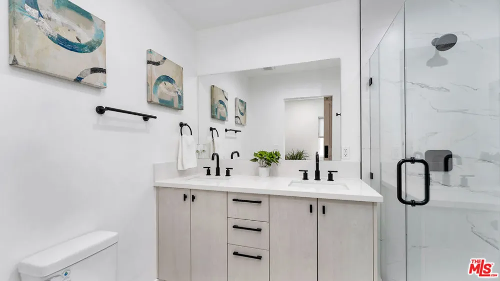 6763 Case Avenue North Hollywood, CA 91606