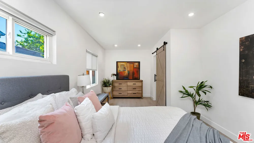 6763 Case Avenue North Hollywood, CA 91606