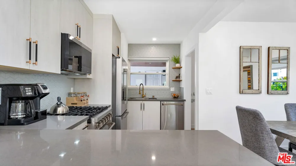 6763 Case Avenue North Hollywood, CA 91606