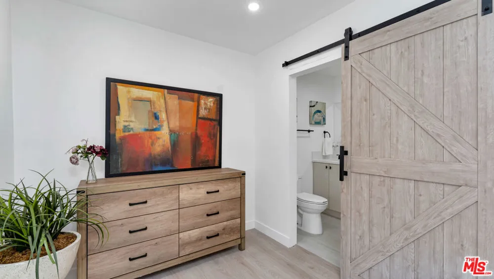6763 Case Avenue North Hollywood, CA 91606