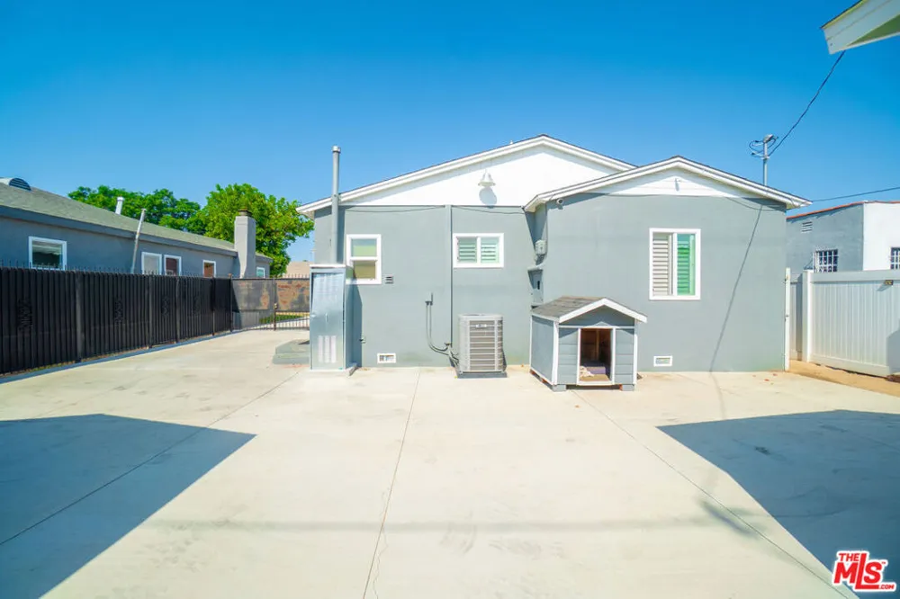 1410 Willow Avenue Compton, CA 90221
