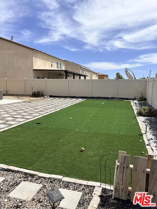 282 Basswood Way San Jacinto, CA 92583