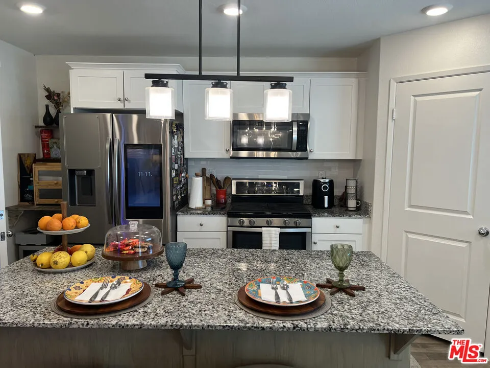282 Basswood Way San Jacinto, CA 92583