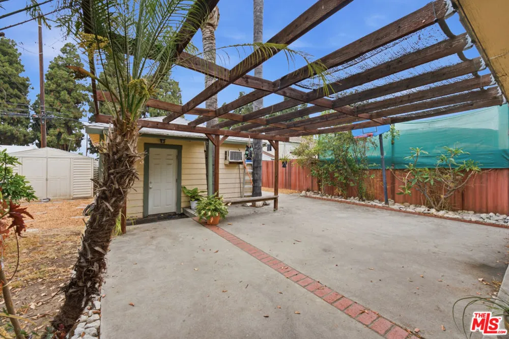 6229 Canobie Avenue Whittier, CA 90601