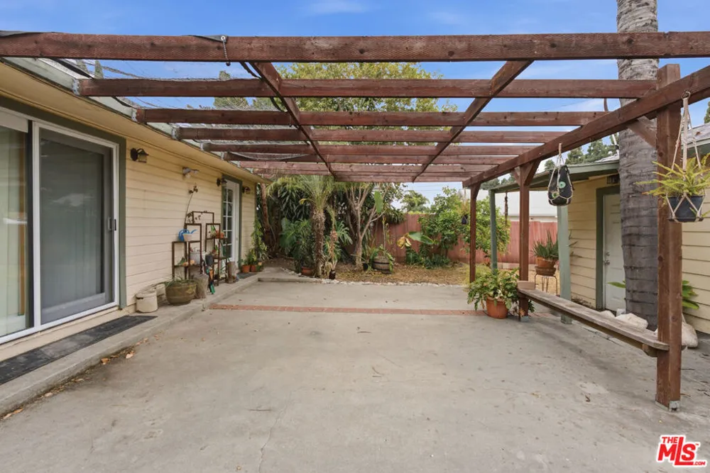 6229 Canobie Avenue Whittier, CA 90601