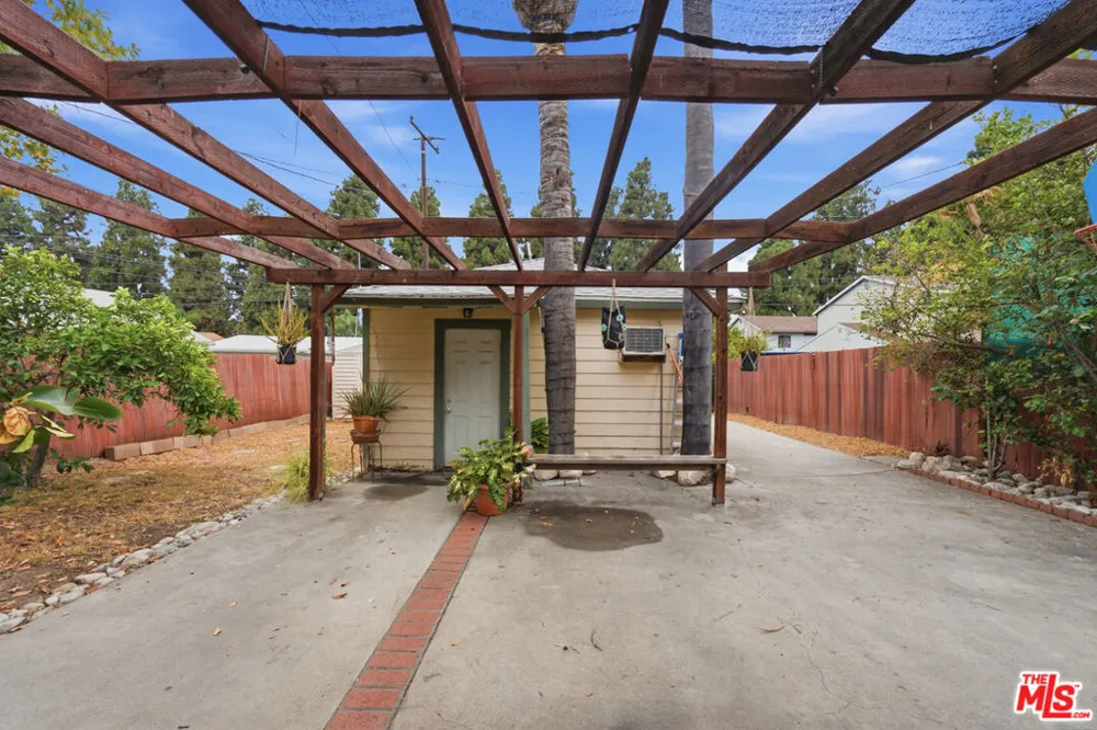 6229 Canobie Avenue Whittier, CA 90601