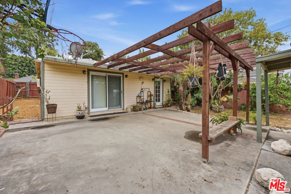 6229 Canobie Avenue Whittier, CA 90601