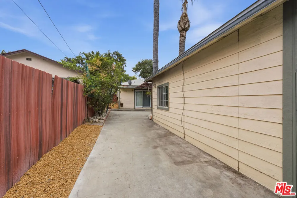 6229 Canobie Avenue Whittier, CA 90601
