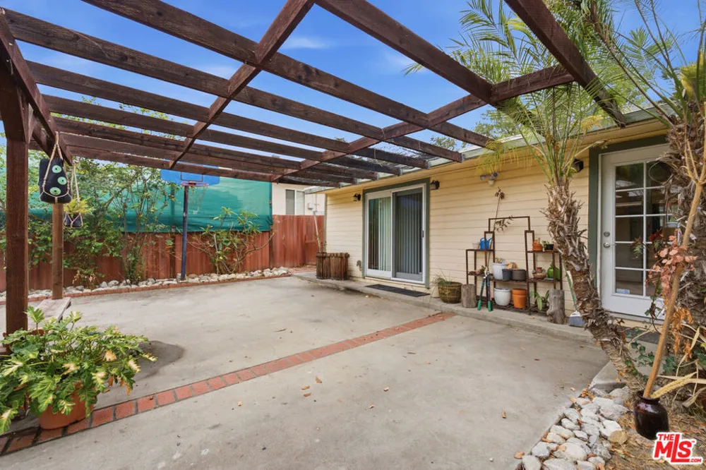 6229 Canobie Avenue Whittier, CA 90601