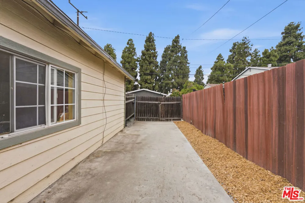 6229 Canobie Avenue Whittier, CA 90601