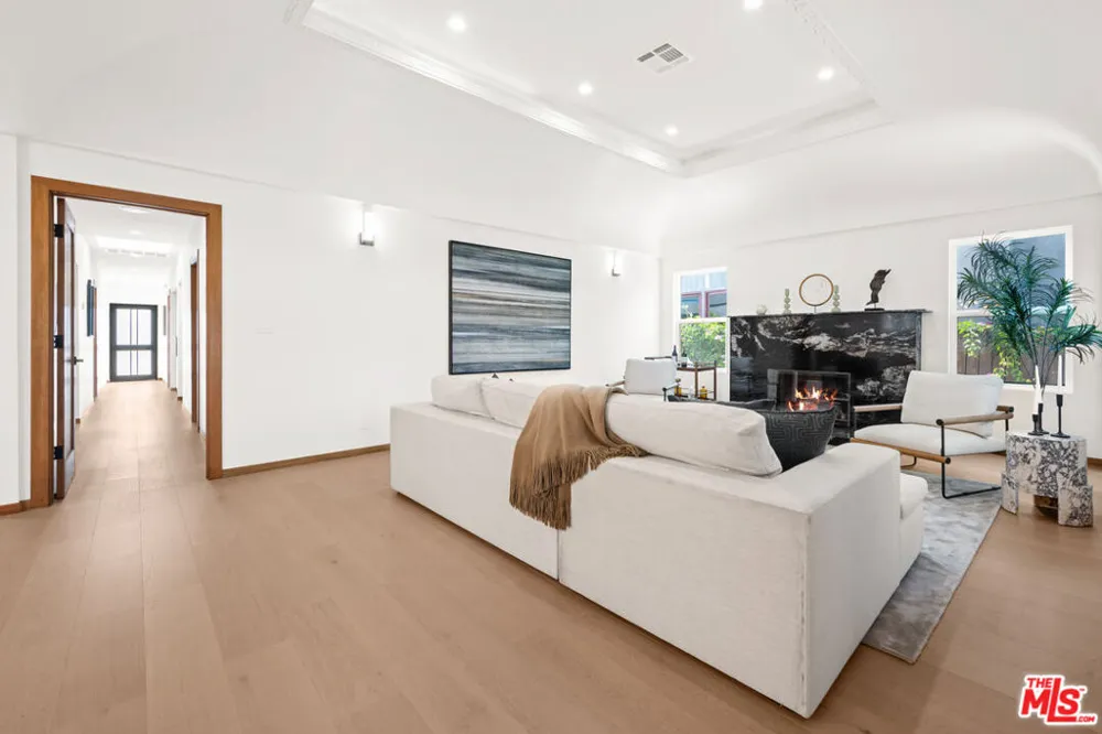 348 S Orange Drive Los Angeles, CA 90036
