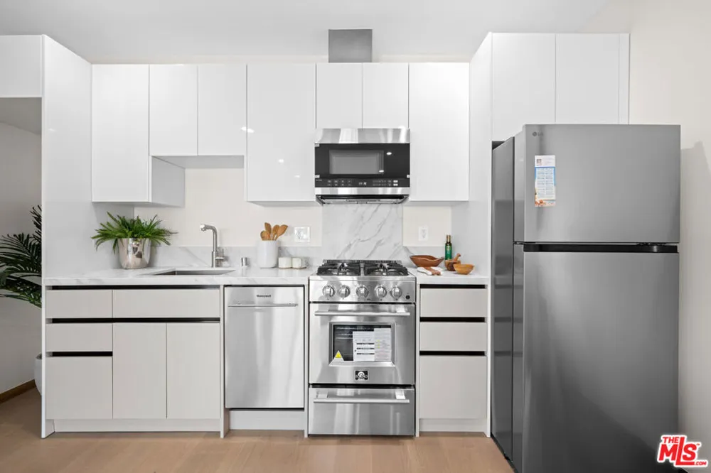 348 S Orange Drive Los Angeles, CA 90036