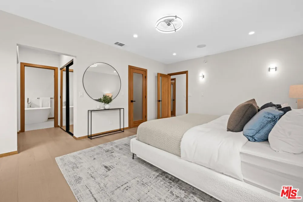 348 S Orange Drive Los Angeles, CA 90036