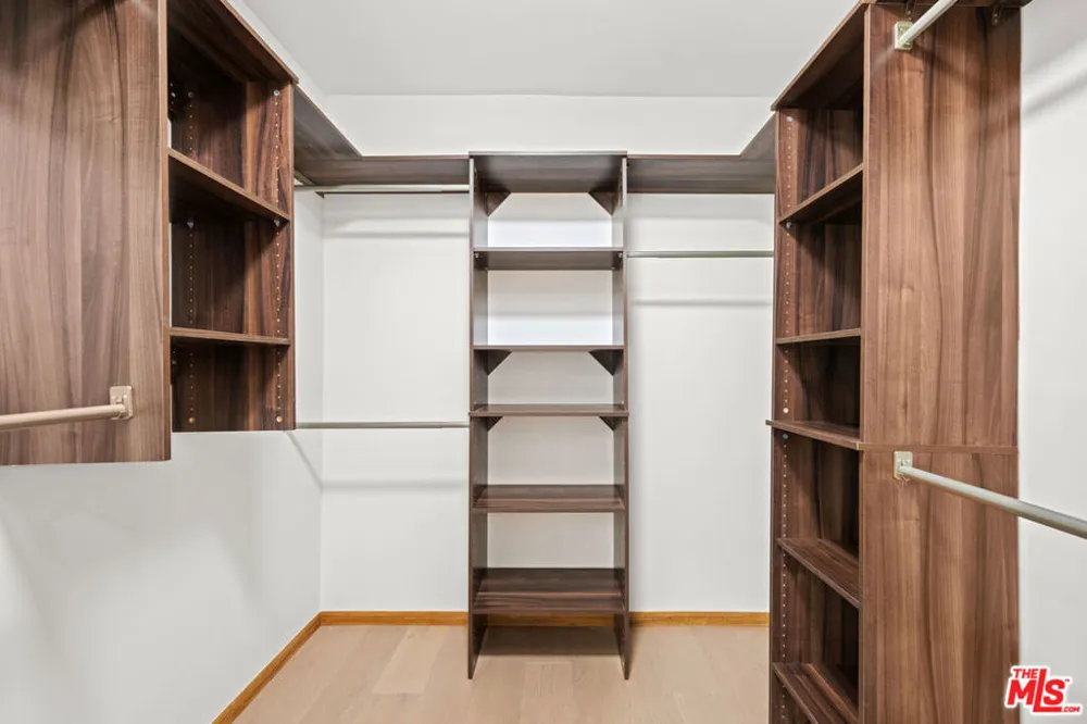 348 S Orange Drive Los Angeles, CA 90036