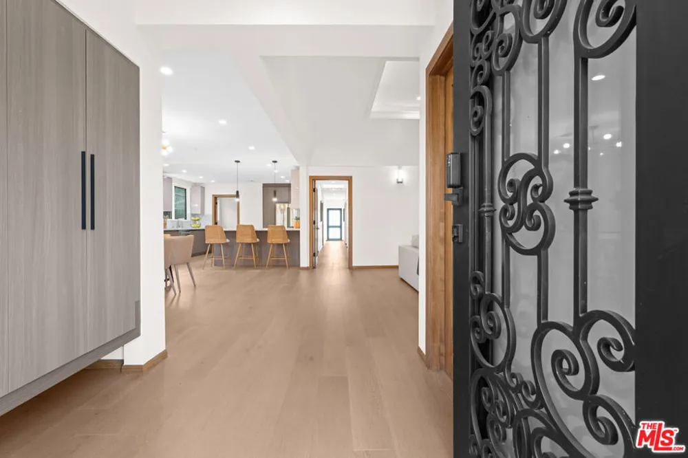 348 S Orange Drive Los Angeles, CA 90036