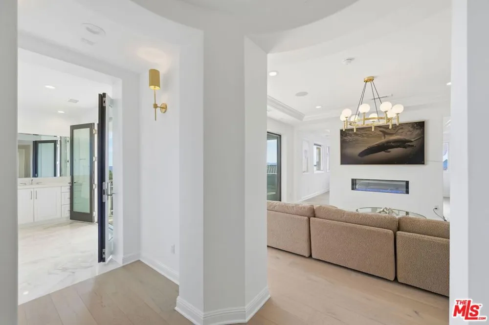 20448 W Liverpool Way Porter Ranch, CA 91326