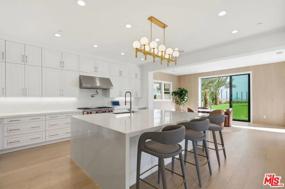 20448 W Liverpool Way Porter Ranch, CA 91326