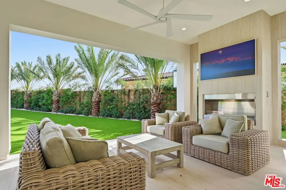 20448 W Liverpool Way Porter Ranch, CA 91326