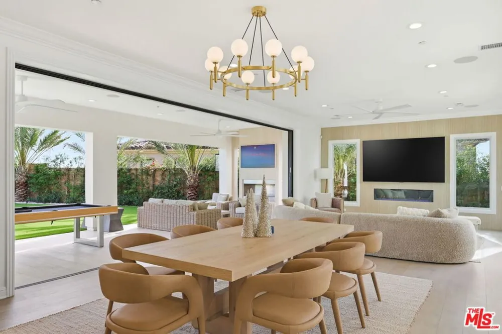 20448 W Liverpool Way Porter Ranch, CA 91326