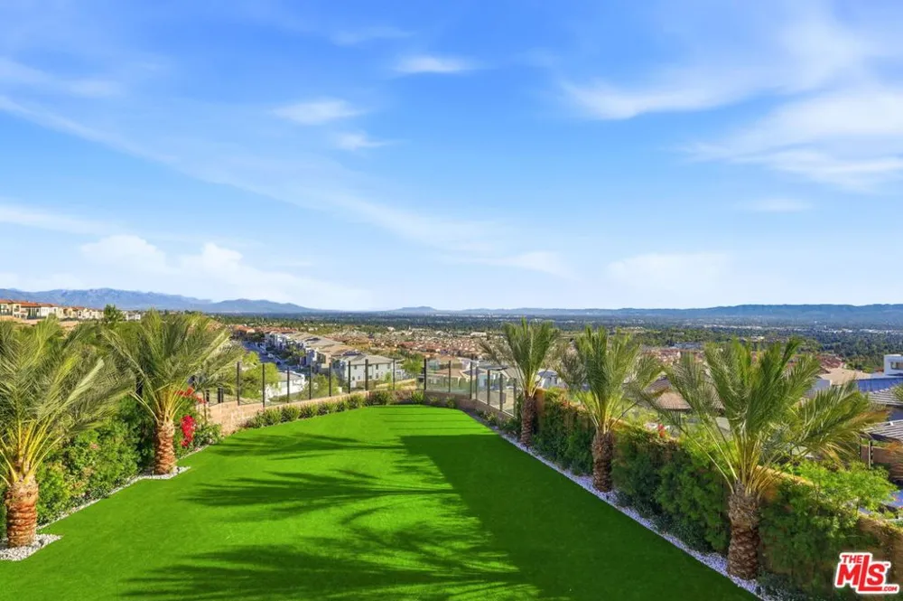 20448 W Liverpool Way Porter Ranch, CA 91326