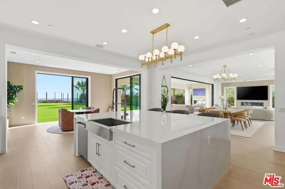 20448 W Liverpool Way Porter Ranch, CA 91326
