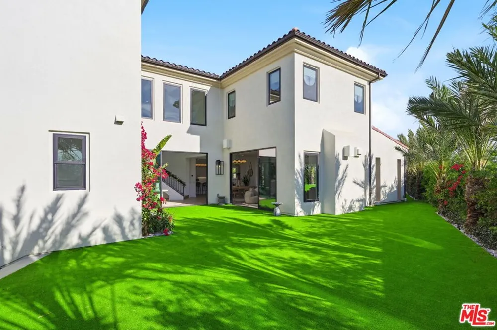 20448 W Liverpool Way Porter Ranch, CA 91326
