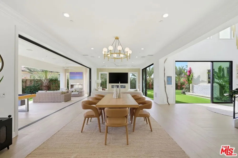 20448 W Liverpool Way Porter Ranch, CA 91326
