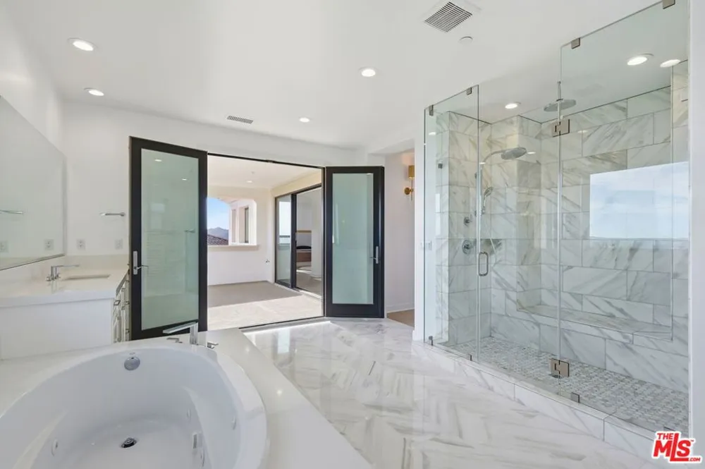20448 W Liverpool Way Porter Ranch, CA 91326