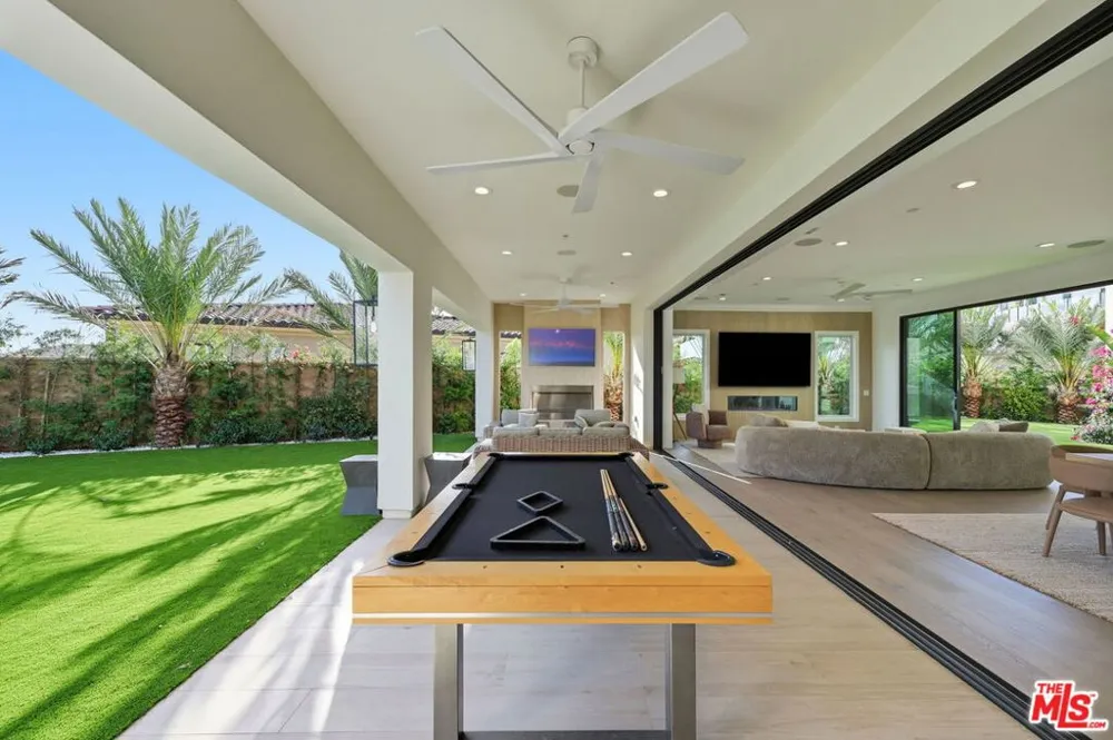 20448 W Liverpool Way Porter Ranch, CA 91326