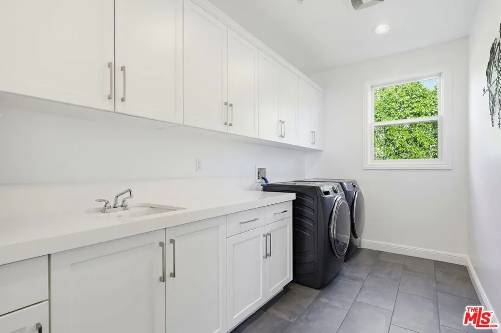 20448 W Liverpool Way Porter Ranch, CA 91326