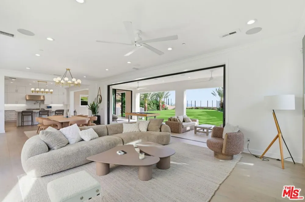 20448 W Liverpool Way Porter Ranch, CA 91326