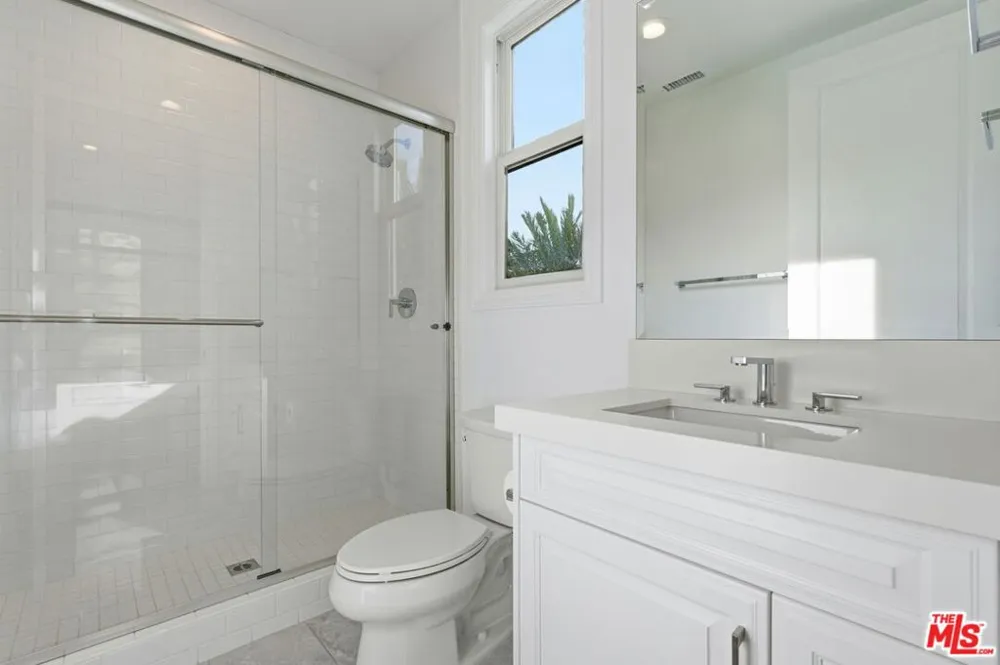 20448 W Liverpool Way Porter Ranch, CA 91326