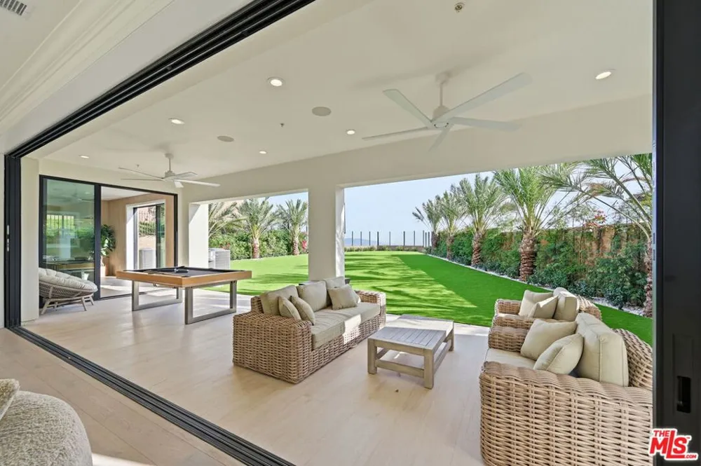 20448 W Liverpool Way Porter Ranch, CA 91326