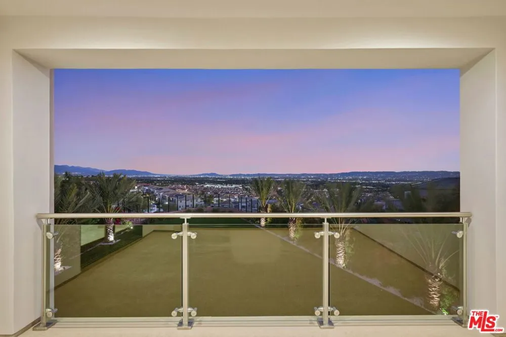 20448 W Liverpool Way Porter Ranch, CA 91326