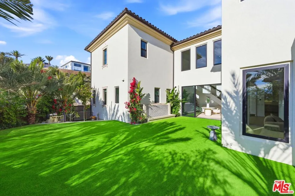 20448 W Liverpool Way Porter Ranch, CA 91326